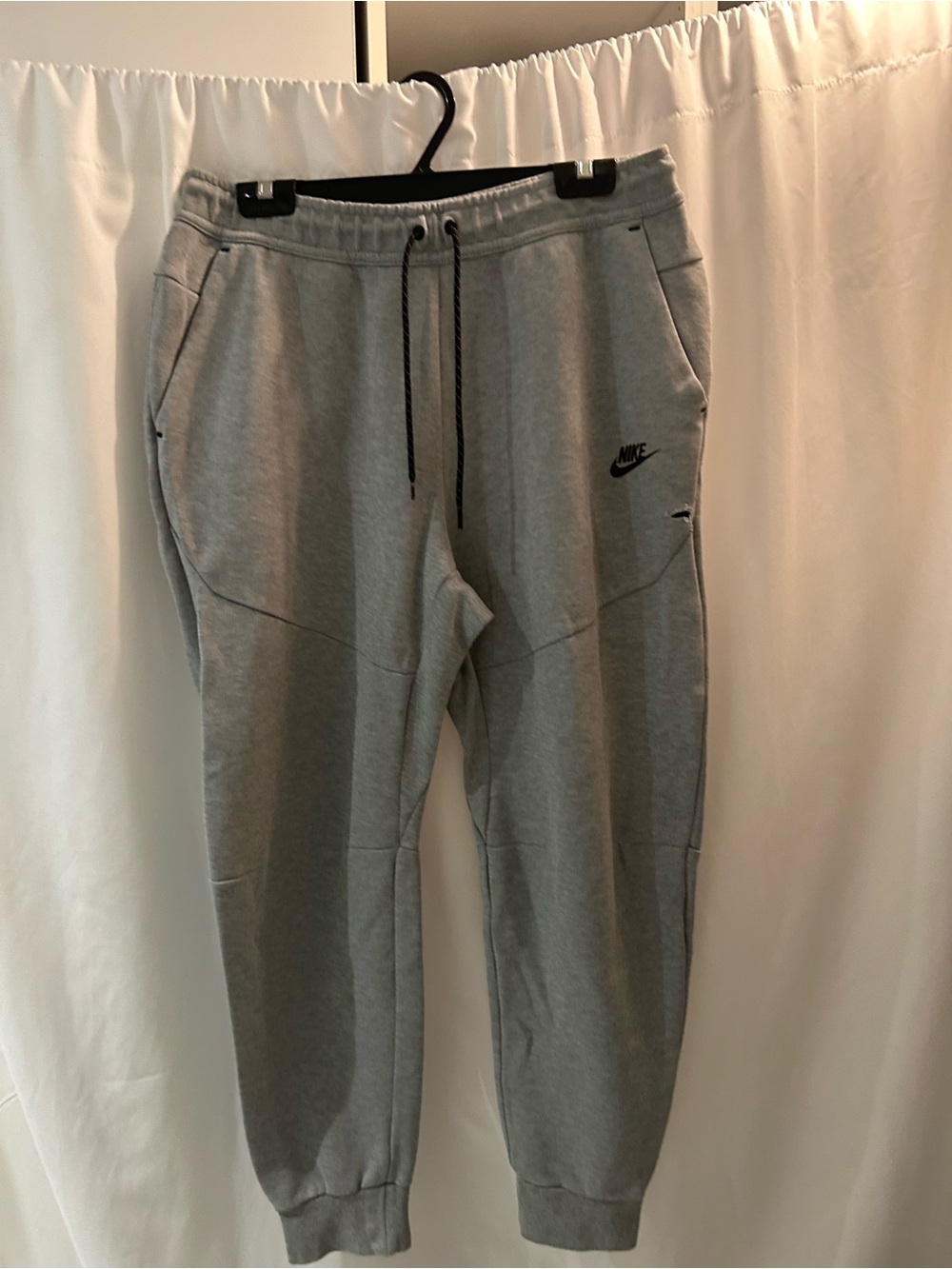 Nike Men's Light Grey Drawstring Fleece Joggers